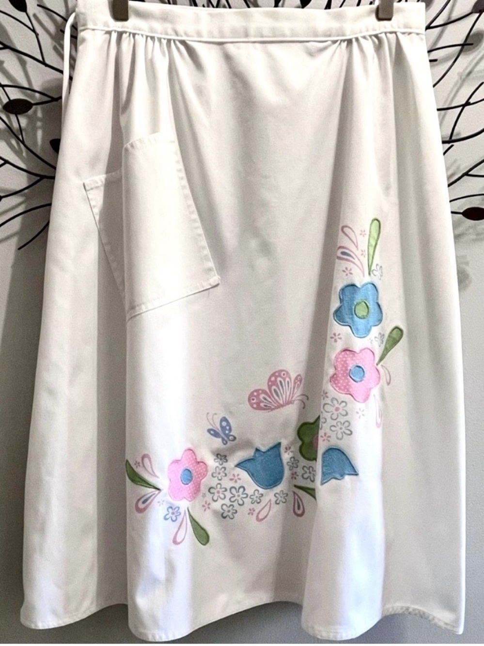 1960s Vintage Wrap Skirt Haphazard Designs Flowers A-line Pocket Knee-length